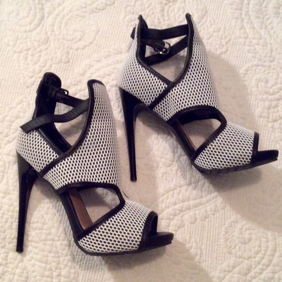Steve Madden Shoes - IGGY AZALEA STEVE MADDEN PUMPS